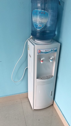 家用電器清倉(cāng) 西門子美式咖啡機(jī)及兩臺(tái)飲水機(jī)優(yōu)惠轉(zhuǎn)讓